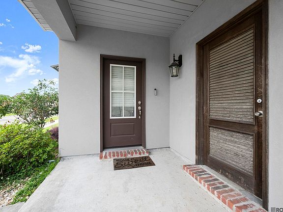 2nd image of 1430 Gardenia Ln