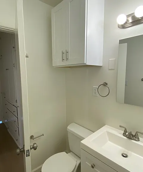 1009 W Huntington Dr #18 — Photo 13