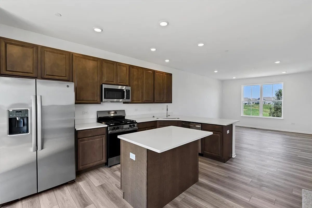3 bed, 2.5 bath, 1764 sqft, $2,749 — Photo 4