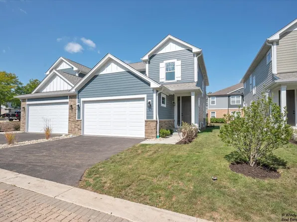 425 Haber Rd #6, Cary, IL 60013