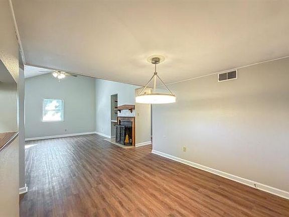 4th image of 1556 Twin Lakes Cir