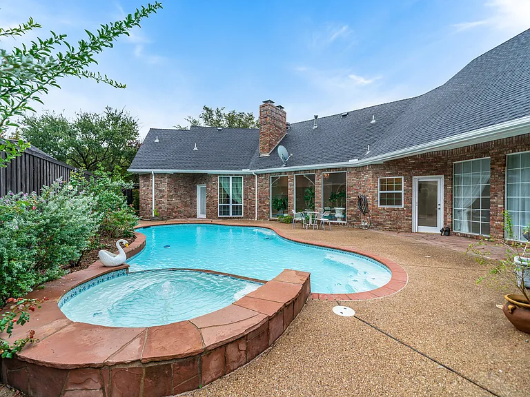4503 Bretton Bay Ln — Photo 2