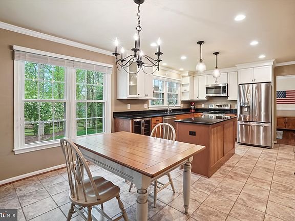 5th image of 15134 Holleyside Dr