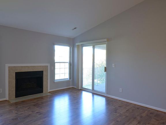 Great room w/door wall to balcony