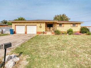 815 S Magnolia Ave, Cordell, OK 73632