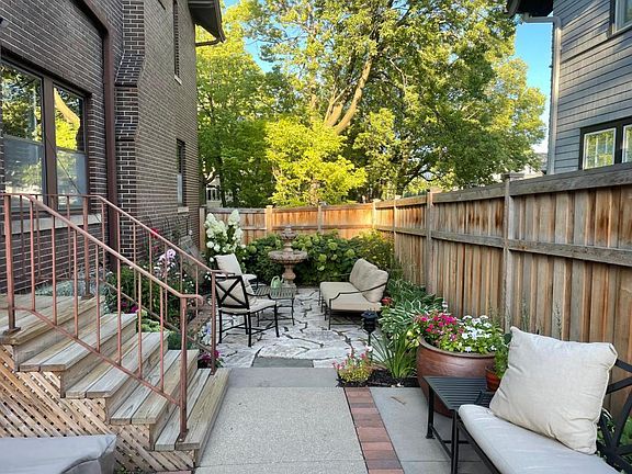 3rd image of 2000 Irving Ave S