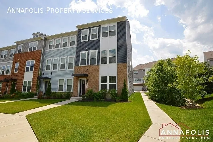 318 bright light court — Photo 1