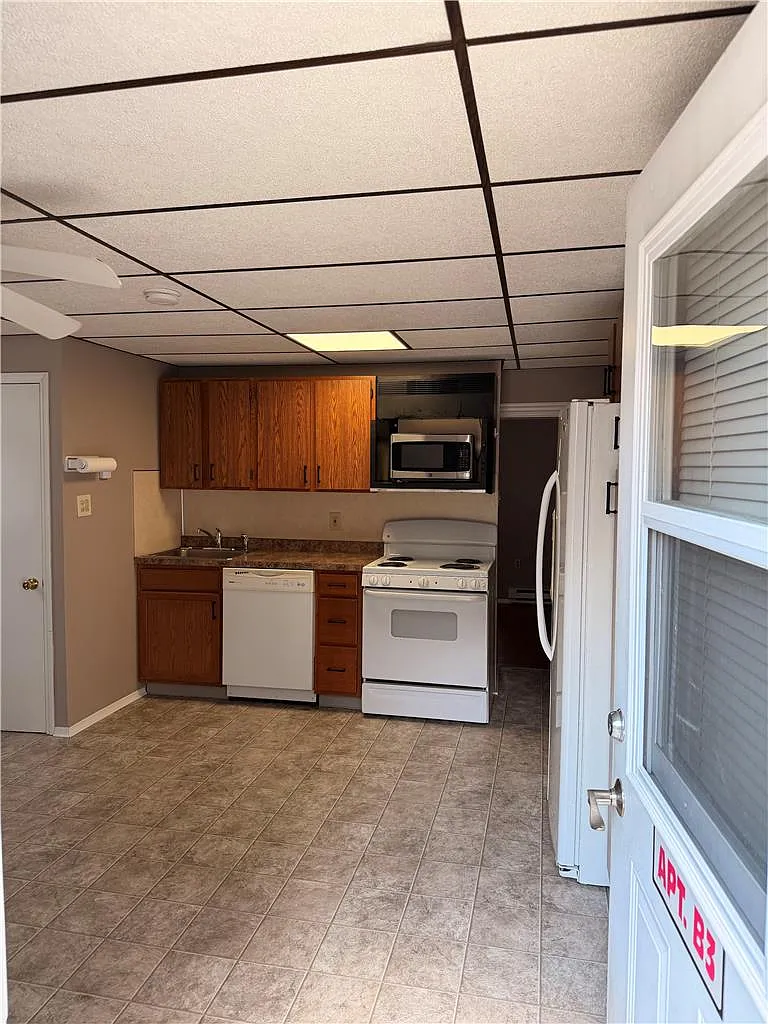 1 bed, 1.0 bath, 876 sqft, $1,395 — Photo 4