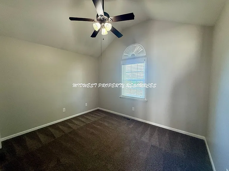 1209 SE Bridgehampton Way — Photo 16