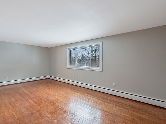 2nd image of 4-200 Beverly Dr