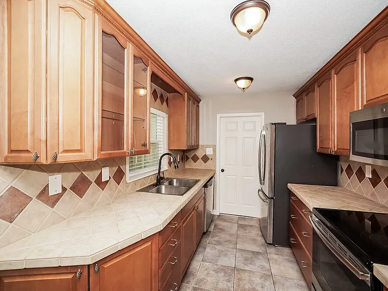 8277 Chesebro Ave — Photo 6