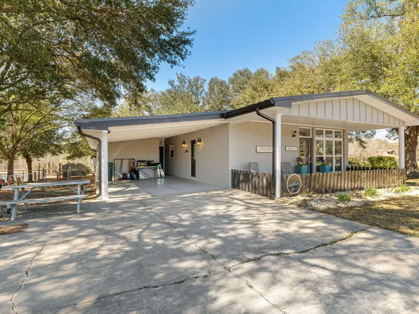 35 E Lakeview Dr, Columbia, MS 39429