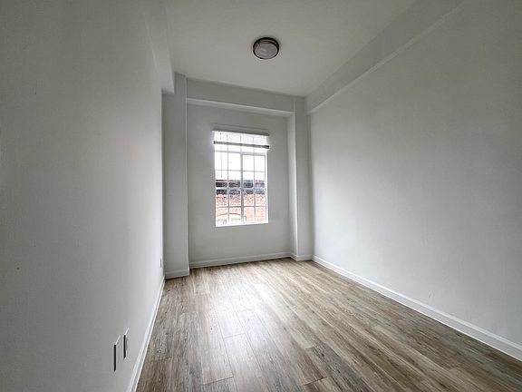 2nd image of 575 Ofarrell St #4c6f50357
