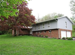 1039 Middle Rd, Conneaut, OH 44030