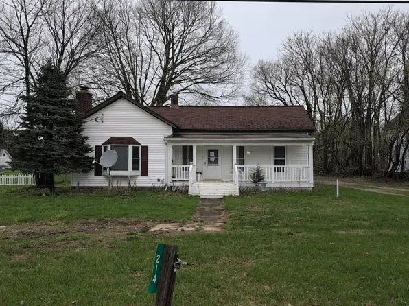 214 E Commercial St, Norvell, MI 49263