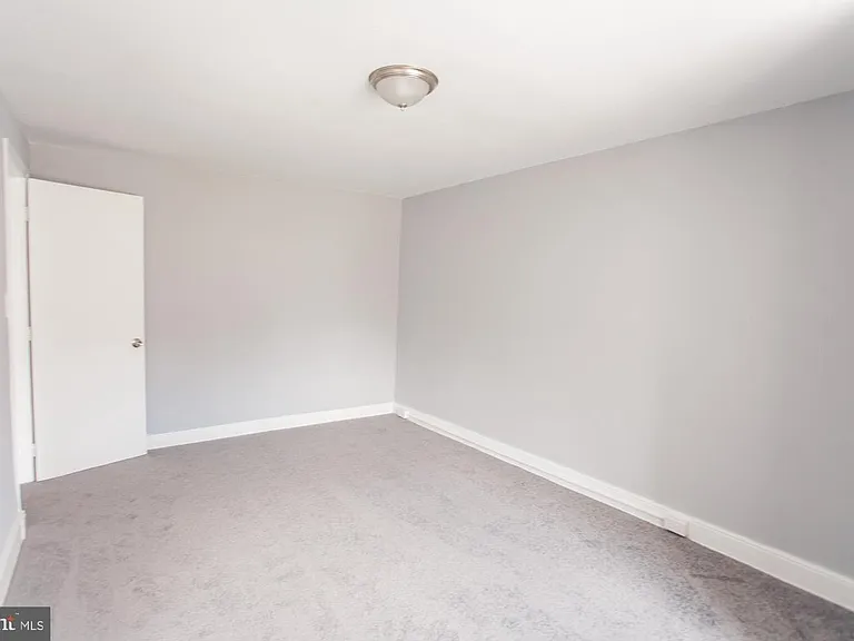27 Osborn St #1 — Photo 9