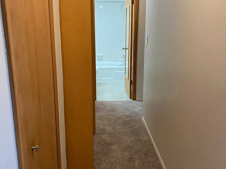 Kingston Place Apartments — Photo 41