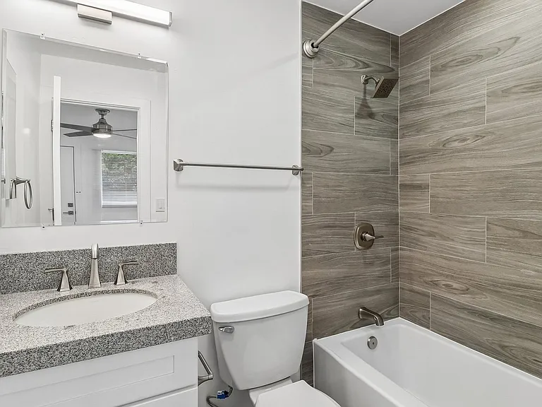 Renovated Oceanside Apartment Homes-MOVE IN PROMOTION! — Photo 18