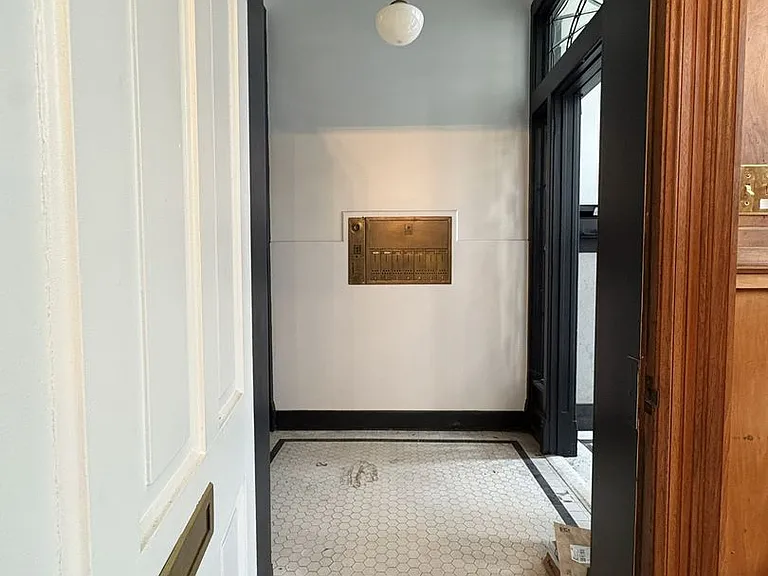 25 North Front Street — Photo 5