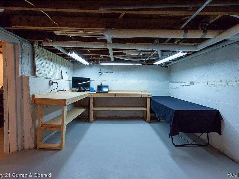 523 E Farnum Ave — Photo 23