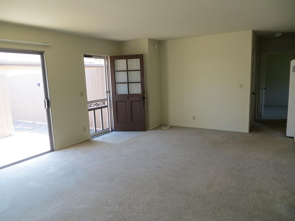 1st image of 347 Woodland Pl #2