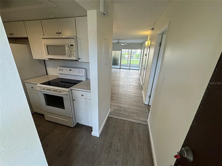 232 Saint Augustine Ave #102 — Photo 4