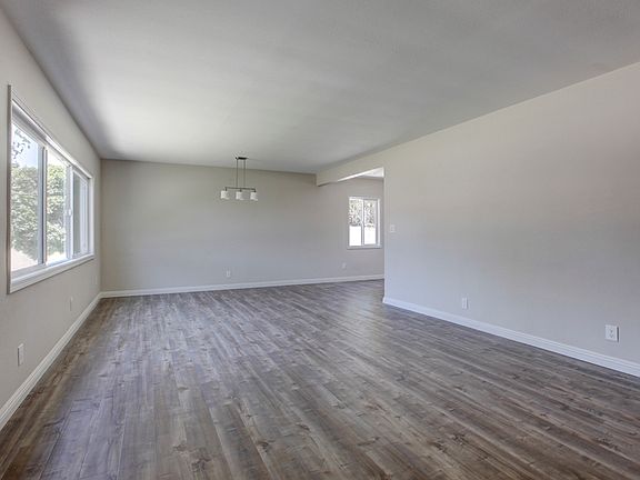 4th image of 12124 Burgess Ave