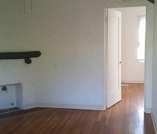 2nd image of 3935 Hamilton St