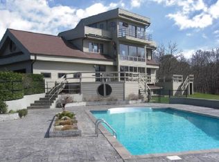 45 Red Creek Rd, Hampton Bays, NY 11946