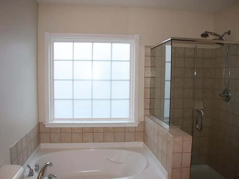 222 Northlands Dr — Photo 12