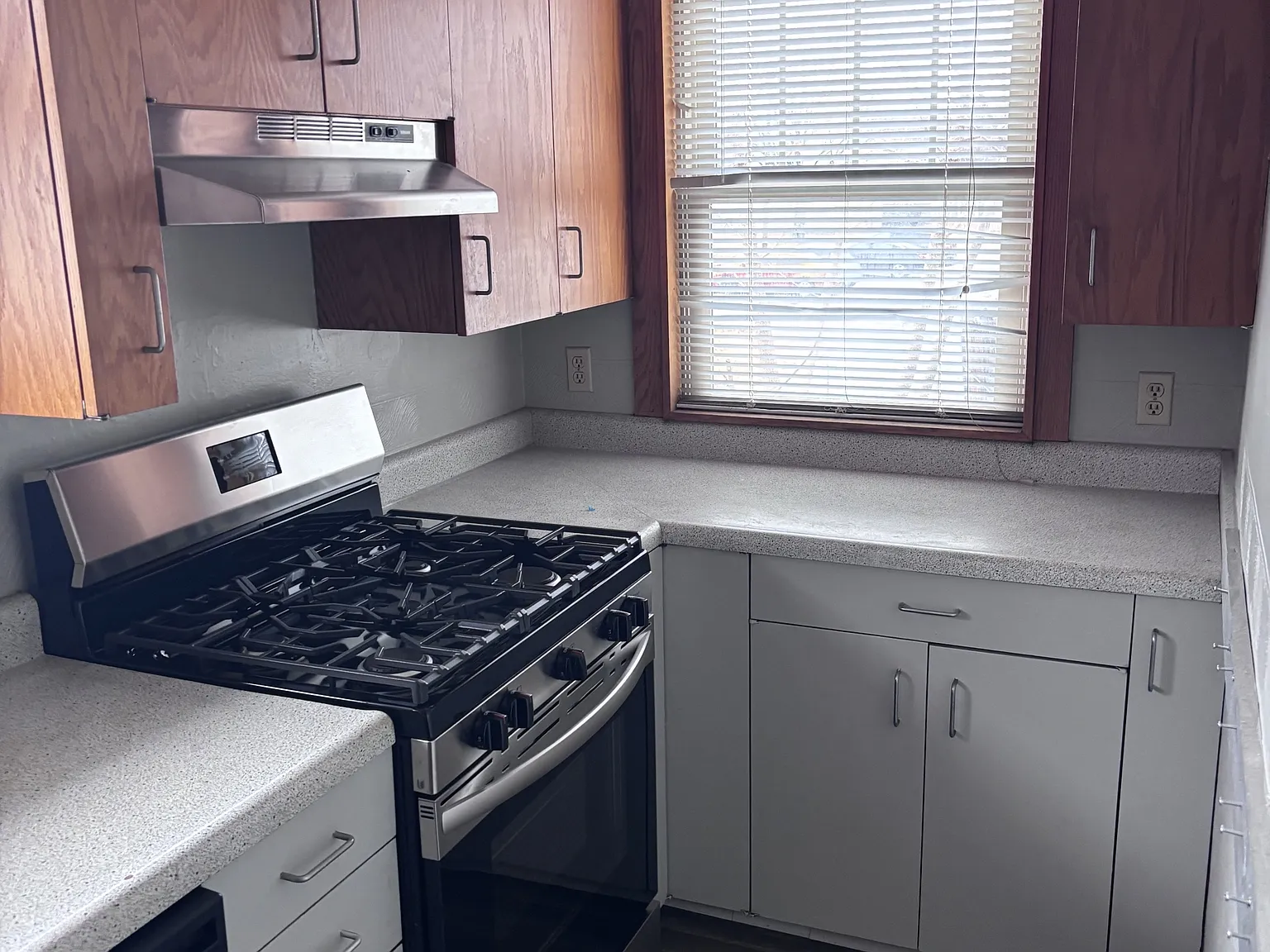 710 West Thrush Avenue - 1 — Photo 3