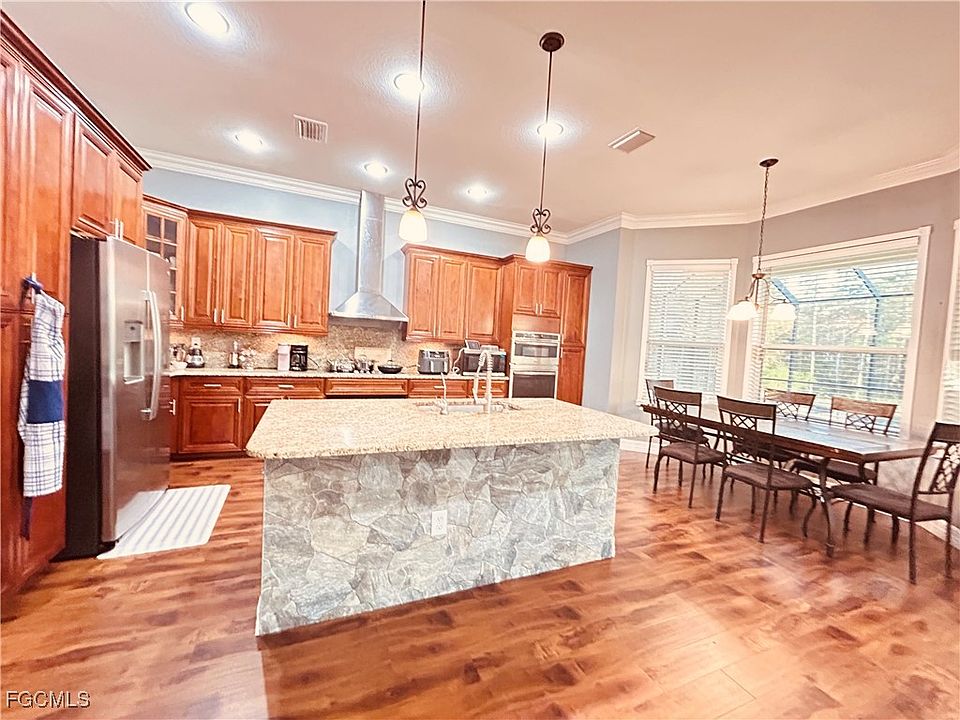 1st image of 11079 Sparkleberry Dr