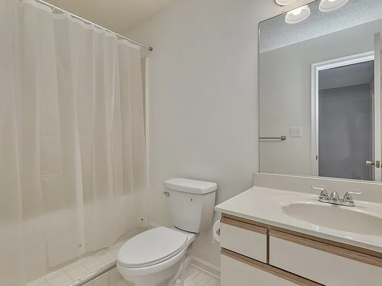 4752 Woodglen Ct — Photo 15