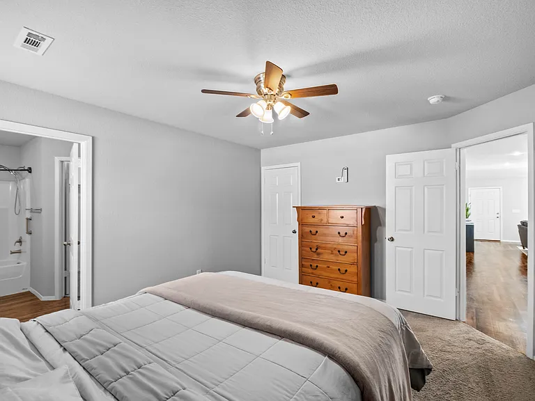 927 E Swift Dr — Photo 11