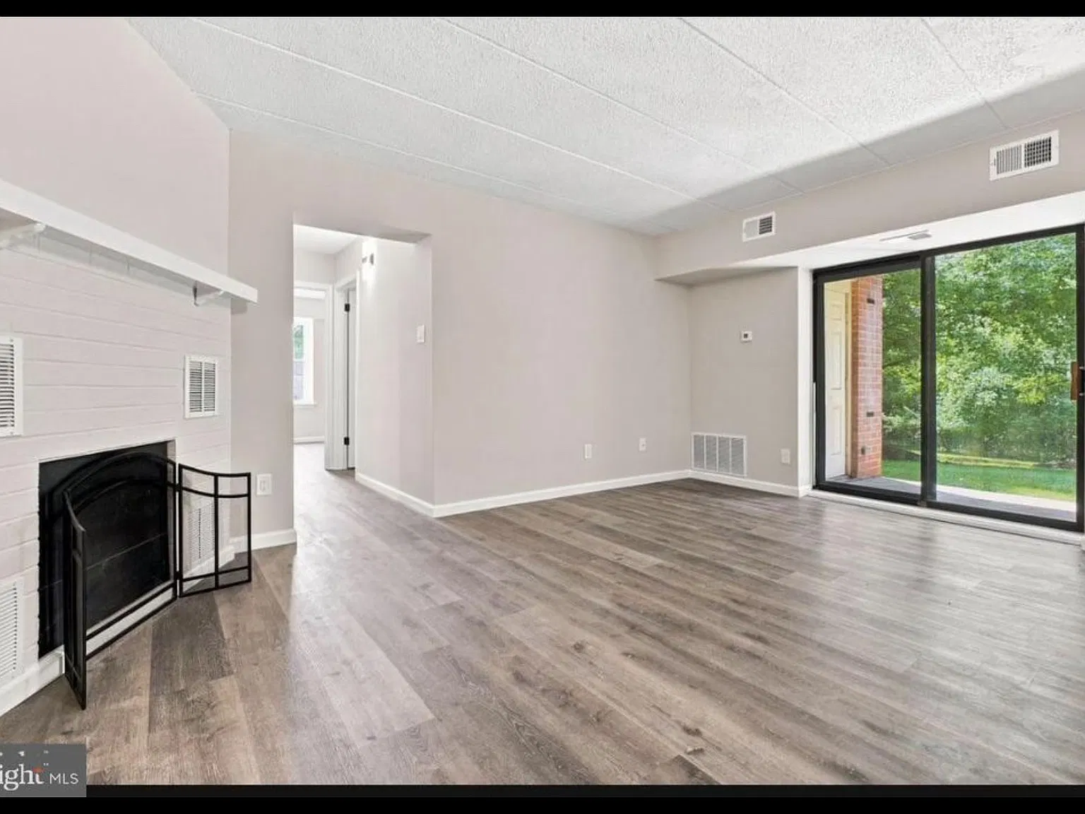 2 bed, 946 sqft, $2,150 — Photo 4