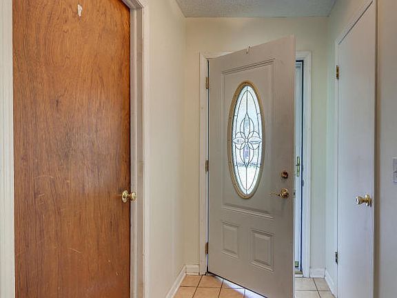 2nd image of 1728 Debbie Ln