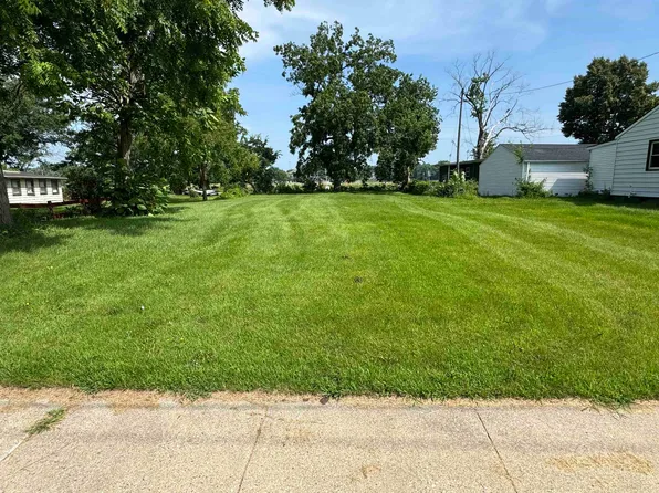 606 W Delavan, Janesville, WI 53546