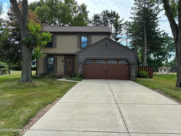 337 Honeysuckle Ln, Lansing, MI 48917