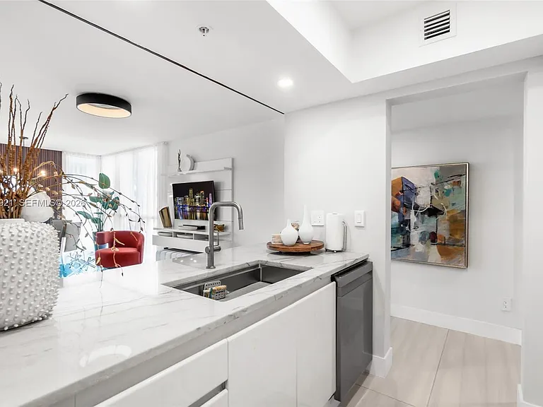 1500 Ocean Dr #707 — Photo 11