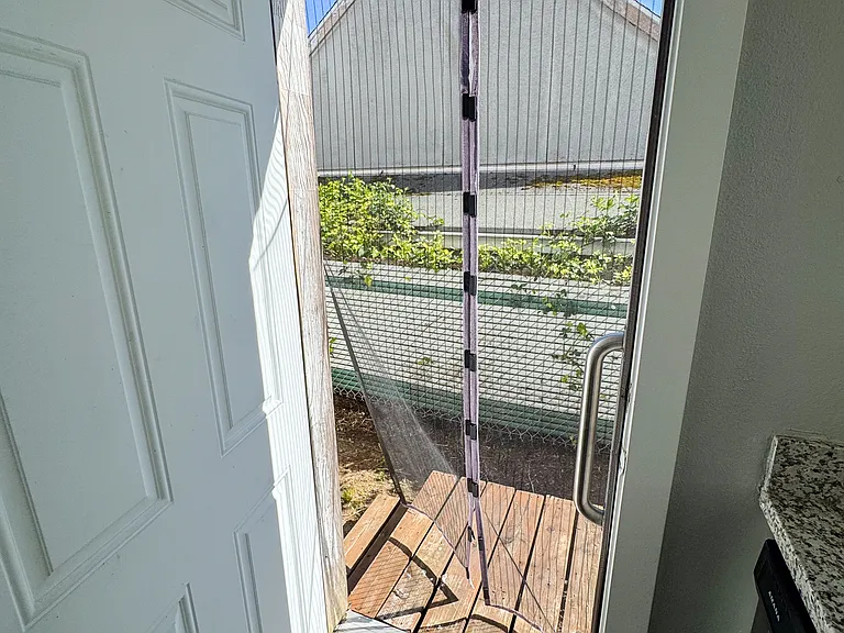 8244 SE Washington St — Photo 30