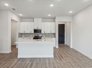 556 Hutchinson Ln, Lewisville, TX 75077