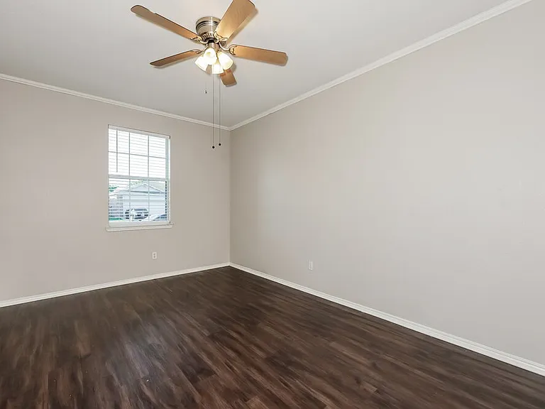 916 Buffalo Springs Dr — Photo 14