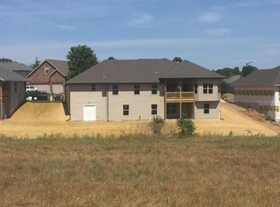 2570 E Keystone Dr, Republic, MO 65738
