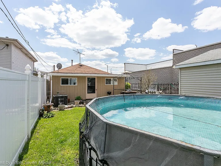 7134 W 74th Pl — Photo 9