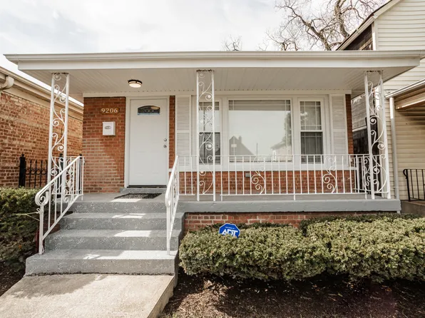 9206 S Harper Ave, Chicago, IL 60619