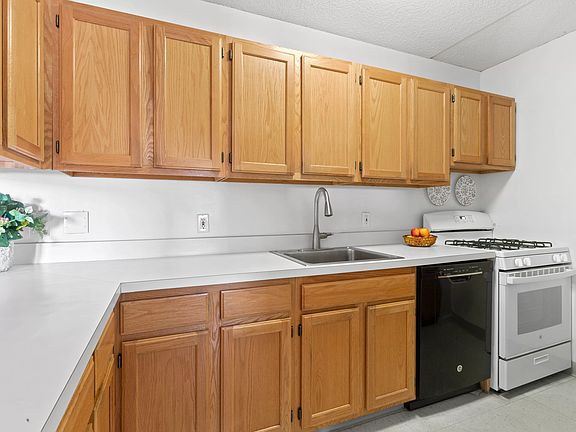 3rd image of 130 Lenox Ave #913