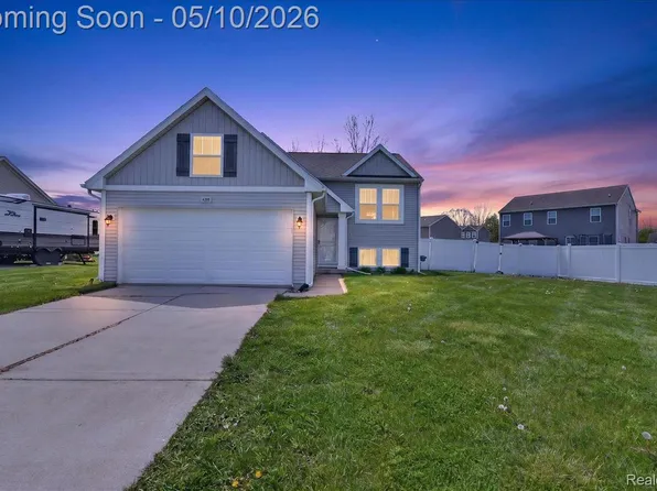 4366 Timber Line Ln, Grand Blanc, MI 48439