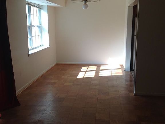 3rd image of 870 College Pkwy #T