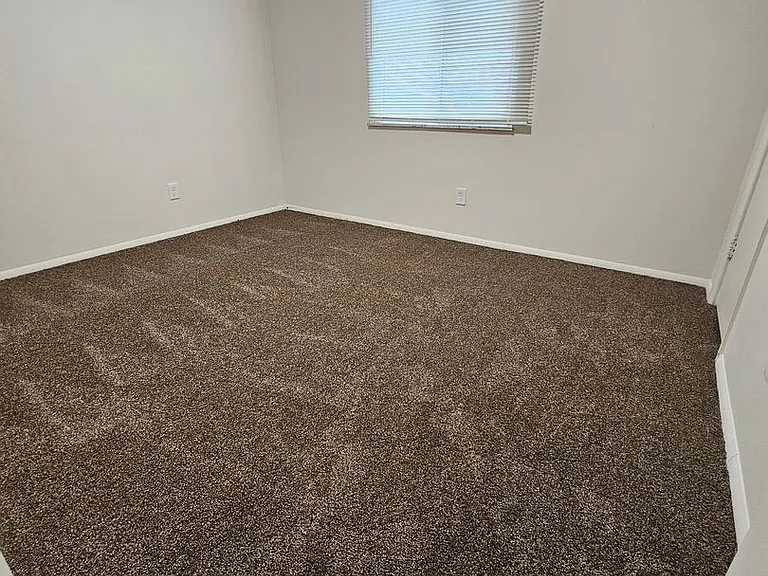 3906 W Sylvania Ave — Photo 48