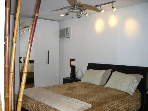 4th image of 4658 Rosewood Ave